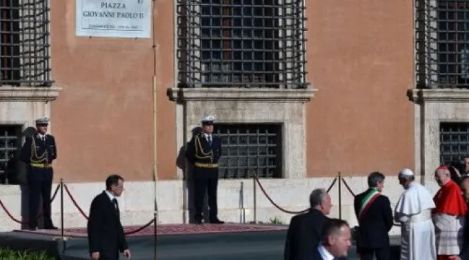 ppfranciscoplaza08042013.jpg ?? 