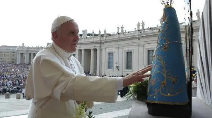 ppfranciscovirgen08052013.jpg ?? 