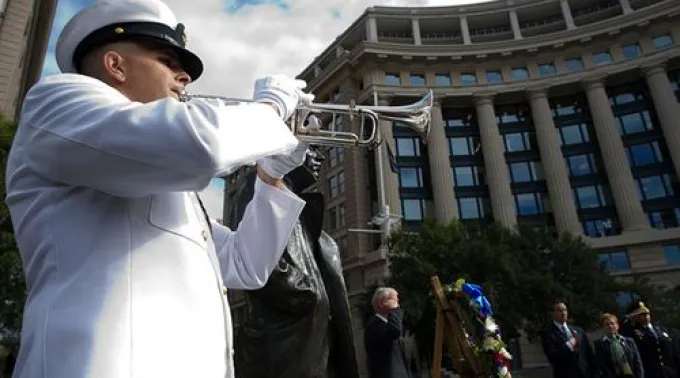 pphomenajenavyyard_SecretariaDefensa_17092013.jpg ?? 