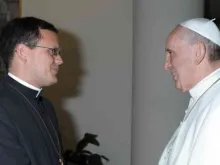 Padre João Chagas com o Papa Francisco.