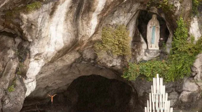 pplourdes2012.jpg ?? 