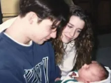 Jeremy Bieber e Pattie Malette com o pequeno Justin recém-nascido