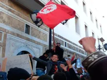 Protesto durante a revolução na Tunísia.