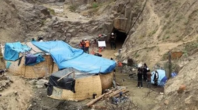 ppminerosperu090412.jpg ?? 