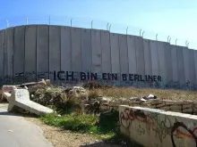 Muro construído por Israel para separar o território palestino.