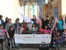 Crianças e jovens filhos de imigrantes indocumentados.