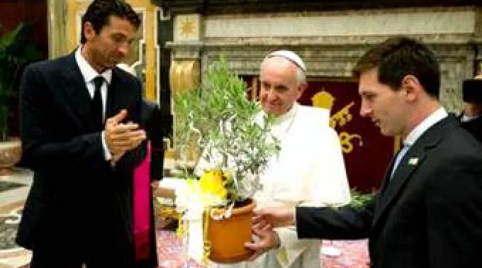 pppapamessibuffon13082013_Fotor.jpg ?? 