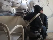Rebelde sírio na província de Aleppo, Síria.
