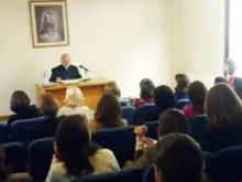 Dom Ricardo Blázquez, falando com consagradas do Regnum Christi no Chile