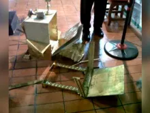 Sacrário profanado.