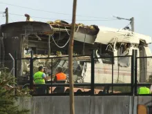 Um dos vagões do trem acidentado.