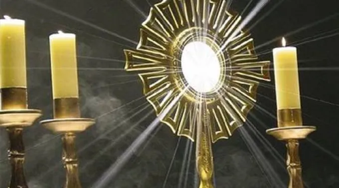 ppsantisimo261012.jpg ?? 