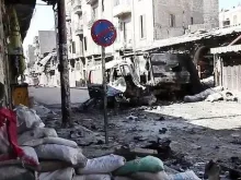 Rua bombardeada em Aleppo Síria.