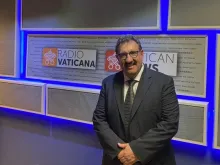 O apresentador de TV Ratinho nos estúdios da Rádio Vaticano