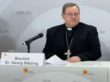 Bispo Georg Bätzing, presidente da conferência episcopal alemã. - Foto: Martin Rothweiler