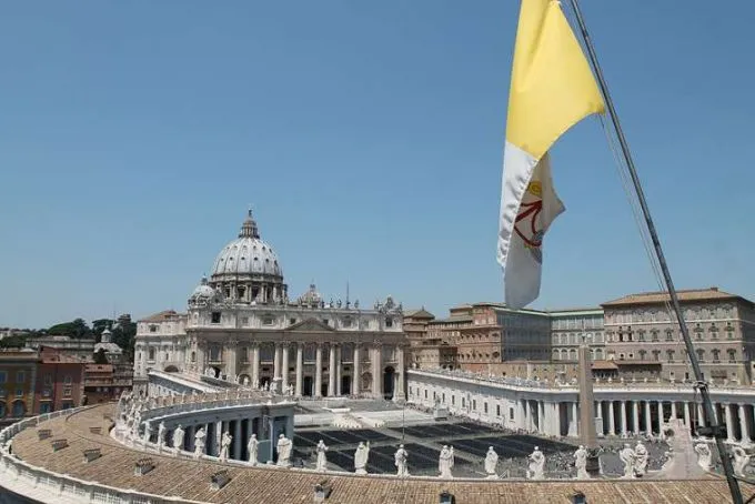 https://www.acidigital.com/imagespp/size680/A_view_of_St_Peters_Basilica_2_and_Vatican_City_flag_from_the_roof_of_a_nearby_building_on_June_5_2015_Credit_Bohumil_Petrik_CNA_6_5_15.jpg