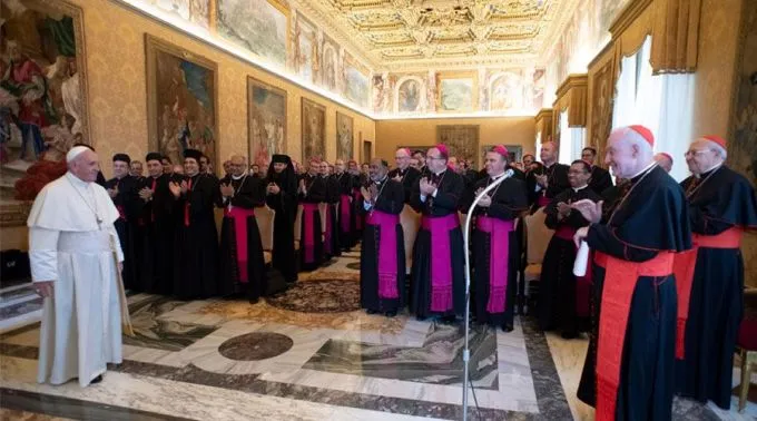 Papa aos Bispos do Oriente: Não se deixem tentar por conversas fatalistas