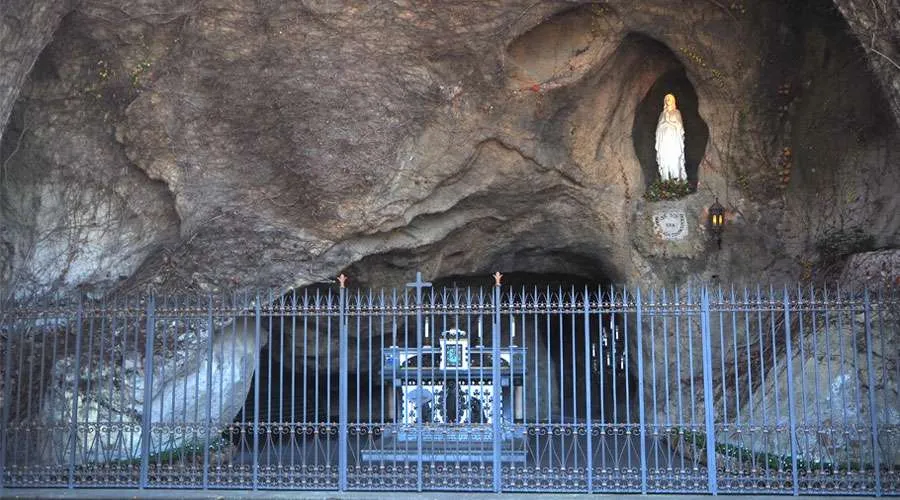 https://www.acidigital.com/imagespp/size680/Replica-Gruta-Lourdes-Vaticano-MiguelPerezPichel-ACI-26052020.jpg