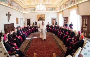 Imagem Referencial: Papa Francisco com os bispos alemães em sua visita Ad Limina em 2015.